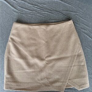 Hem & Thread Beige Zigzag Mini Skirt
